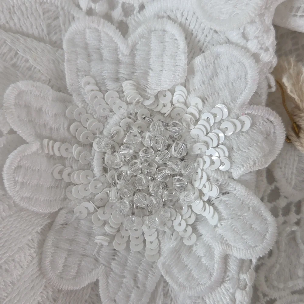 La Fuori 2 Piece Short Set White Beaded Sequin Size Large NWT - Picture 10 of 11